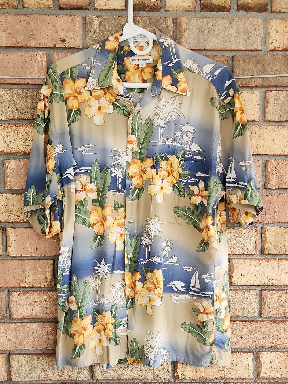 Pierre Cardin Men's SS Size Medium Hawaiian Shirt - Blue & Beige Floral